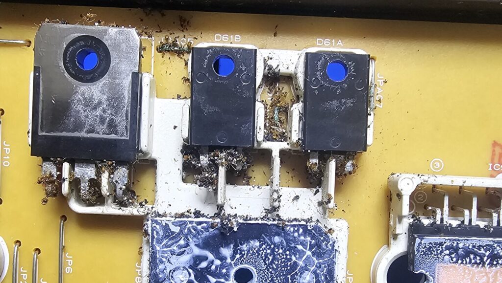 อาการมดเข้า ของบอร์ดแอร์ inverter